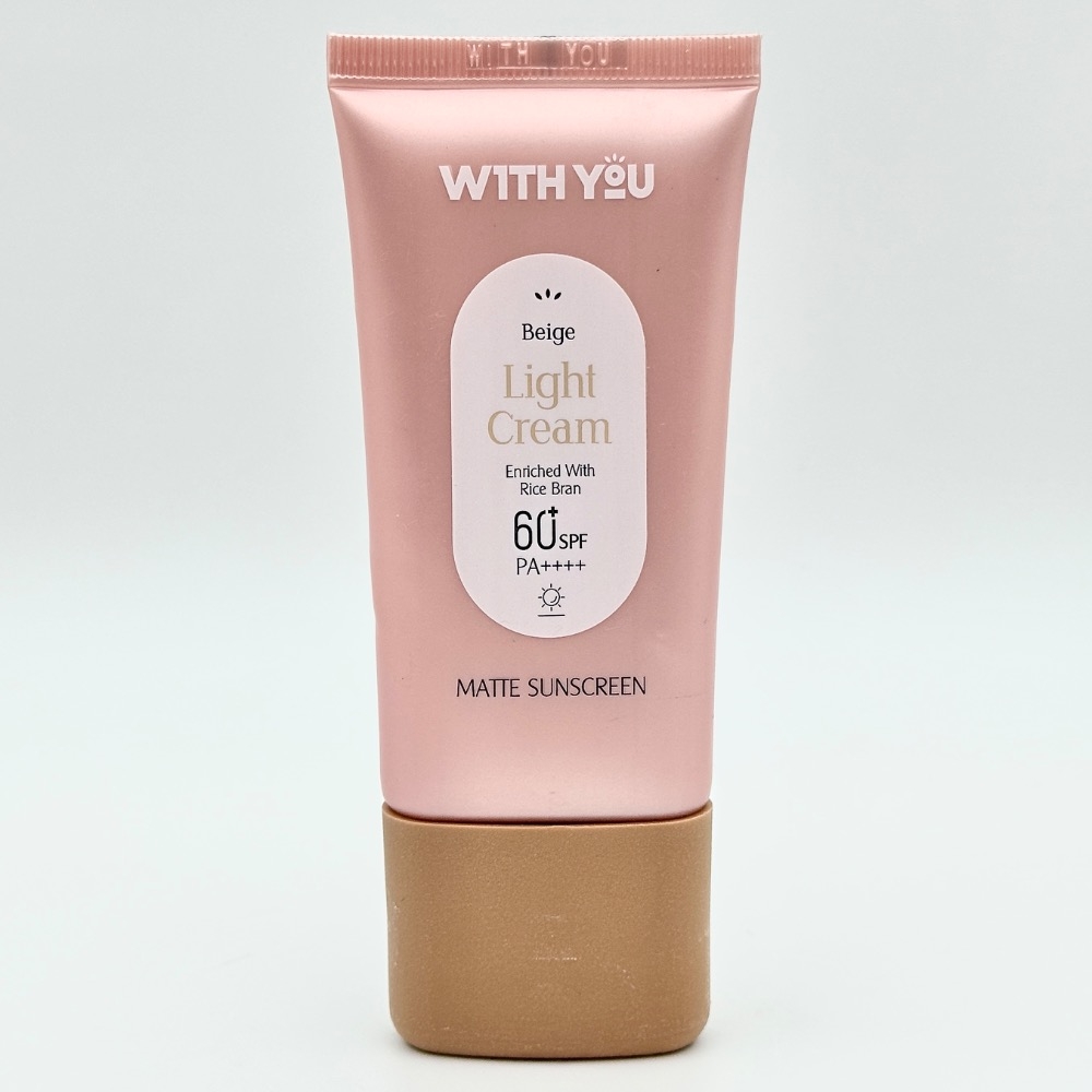 ضدآفتاب کرمی مات (بژ روشن) SPF60 صورت و بدن مناسب انواع پوست ویت یو