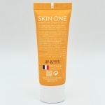 ضد آفتاب بی رنگ مناسب پوست مختلط تا چرب SPF50