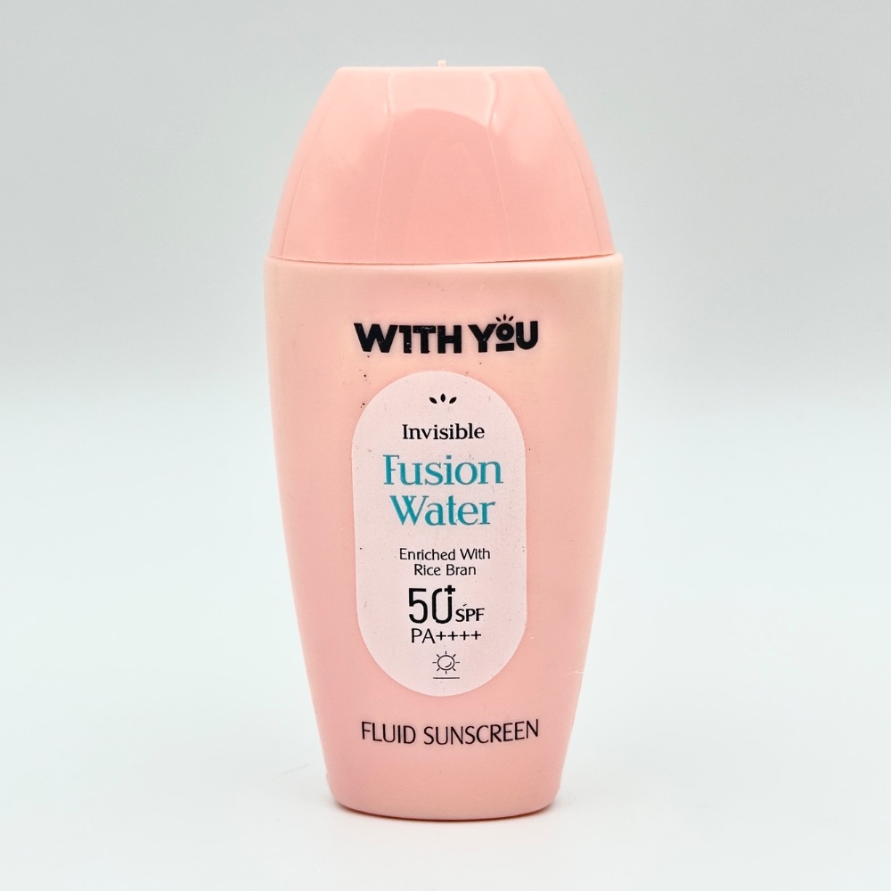 ضدآفتاب فلوئید فیوژن واتر بی رنگ SPF50 مناسب صورت و بدن ویت یو