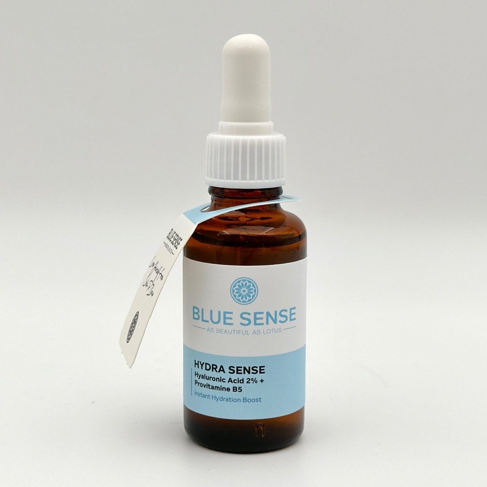 سرم مرطوب کننده و آبرسان بلوسنس مناسب انواع پوست